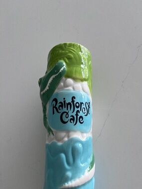 Vintage rainforest cafe pot